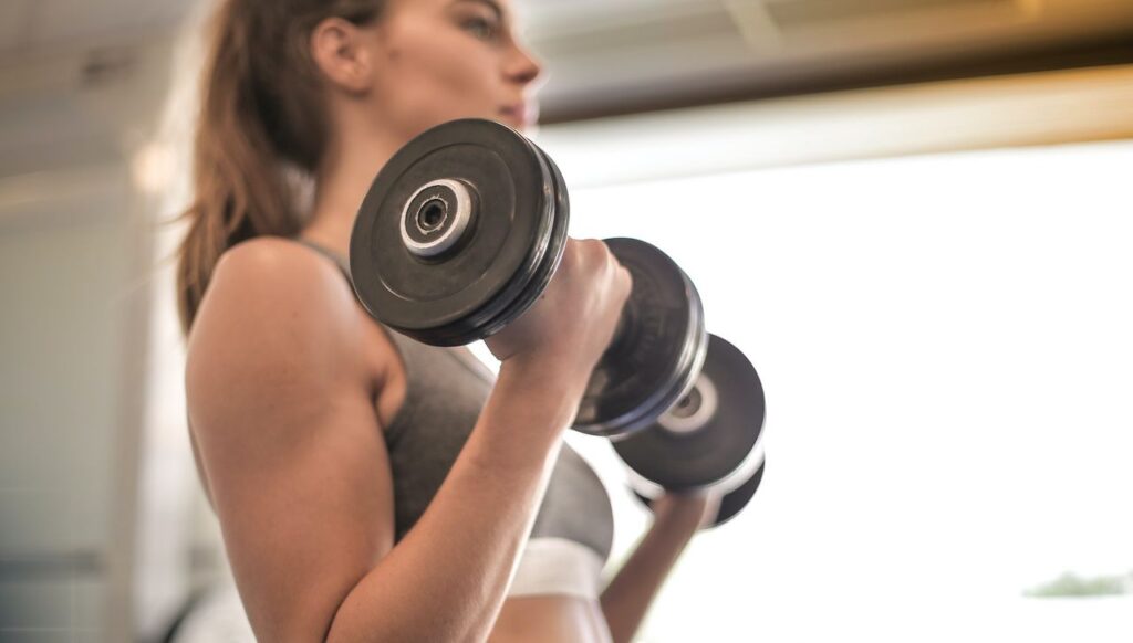 I did 100 bicep curls a day for a month – Here's what happened | T3