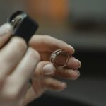 Как отличить настоящие золотые серьги от подделки