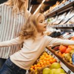 Как оборудовать торговый зал в продуктовом магазине?