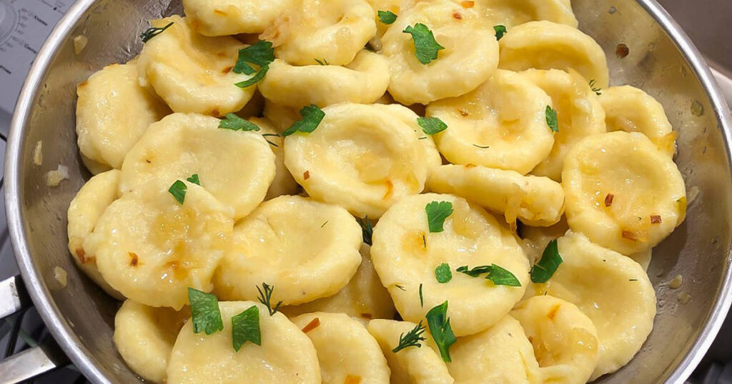 Як приготувати галушки з картоплі?