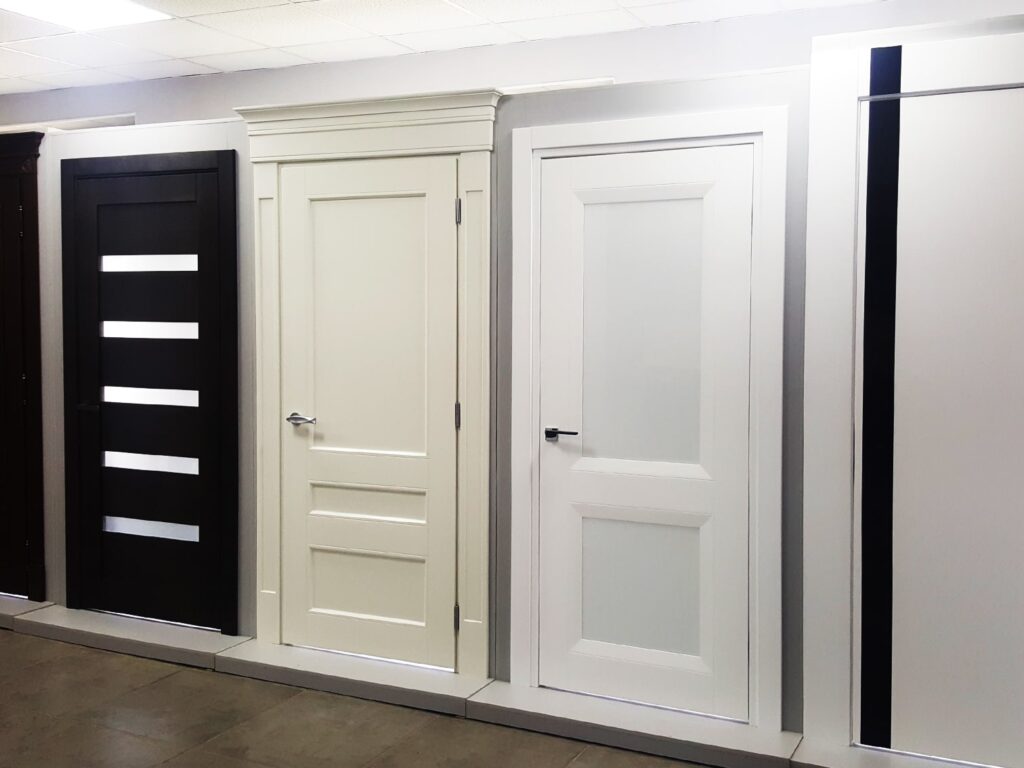 Двері з масиву: надійність, стиль та довговічність