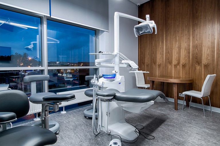 Клиника стоматологии, где забота и технологии работают вместе