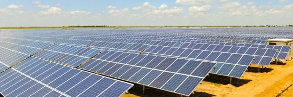 Кронштейни, рейки, затискачі: з чого складається система кріплення сонячних батарей