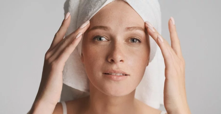 Естественно выглядящий ровный тон лица: добиваемся результата без эффекта маски и перегруженности кожи