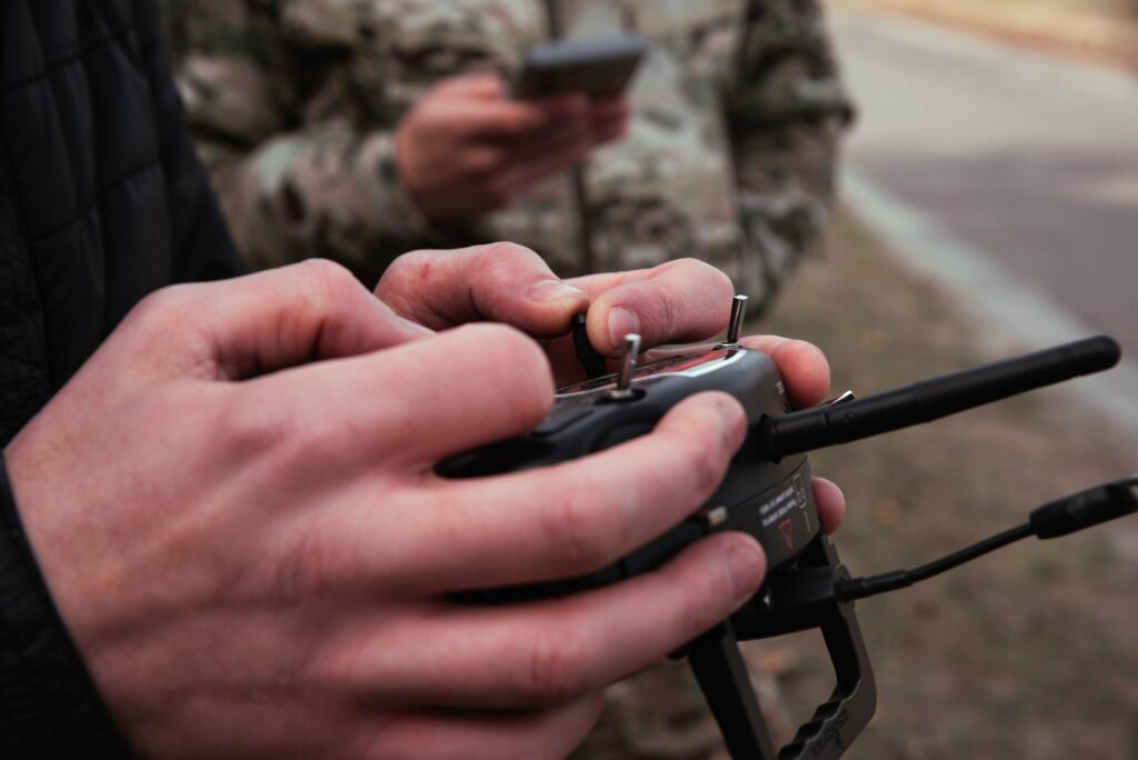Як працює FPV-ретрансляція на полі бою